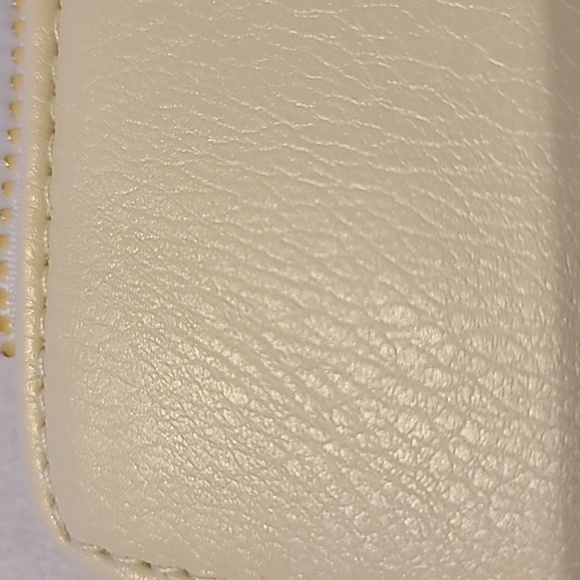 MUNDI BRAND WOMEN'S SMALL "ALMOND" WALLET WITH RFID PROTECTION - Picture 4 of 11